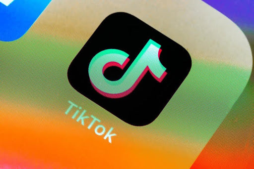 TikTok Skincare: When Viral Advice Harms the Skin